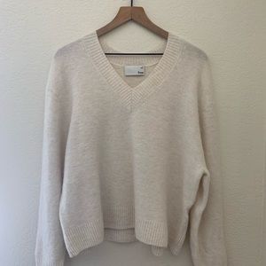 Aritzia Wilfred V-Neck Sweater Medium